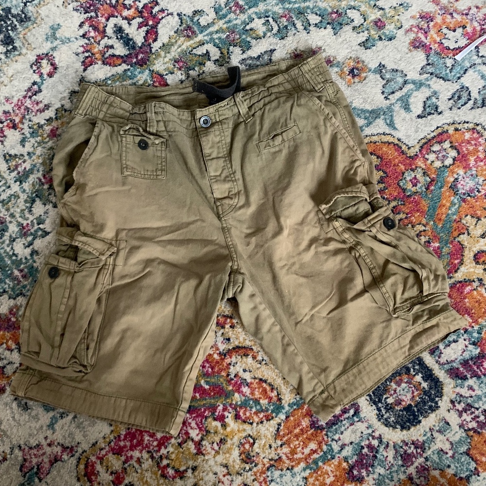 Men’s cargo shorts